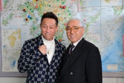 �u�F�{�o�g�̐N�̖��������������v�Ƙb�����V�[���В��i�E�j�ƁA�K�b�c�|�[�Y�̖�t���ۉh��i���j