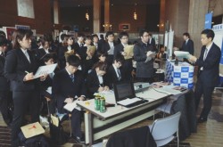 �u�[�X��K�₷�鋁�E��