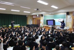 �N������̉���G�������u��