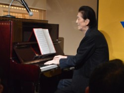 �e�f�B�E�r�J���ɂ��s�A�m���t