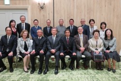 �W���ʐ^�ɔ[�܂�Q����