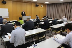 �s���Y�֌W�҂Ȃǖ�30�l���Q���B�n���������i�ƍ��N�̕s���Y�̓����ɂ��ĉ������