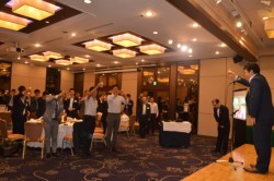 �N�ɂQ��J���Ă���ًƎ�𗬉�B�����͊֌W�҂T�W�l���Q������