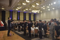 �����͖�P�T�O�l���Q��