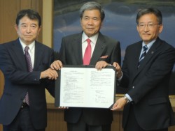 ���������A���菑����ɋL�O�B�e�����鍶���甒���k�v�В��A������v�F�{���m���A�F��E��Y�e�r�s���s��