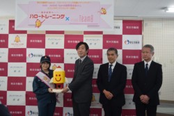 �|���e�N�Z���^�[�r���ōs��ꂽ���f�B�A�c�A�[