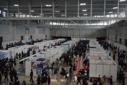 �����R�P�Z�̒��w�E���Z���Ȃǖ�S�Q�O�O�l���Q��