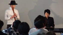 �u�s�A�m�ڔ�INFINITY�v�B�����R�����G����A�E������r������