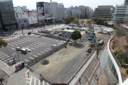 �V���{���v�����i�[�h�쑤�i��Q�U�O�O���A�X�n�����j�B�Ԕ��L��i���́A��Q�Q�O�O�u�j�ƍ��킹�L�X�Ƃ�����Ԃ��a������B�ʐ^���̐h�������͐Β����P�����ł̍L���݂���\�肾