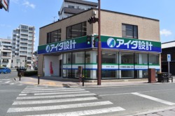 �S���Q�S���ɃI�[�v�������u�A�C�_�݌v �F�{�X�v