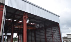 �V�z���������ł́A�k�^�i�ǁA�{�b�N�X�J���o�[�g���͂��߂Ƃ����^�R���N���[�g�Q�����i�𐻑�