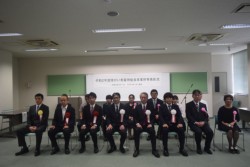 �\���҂�ŋL�O�B�e