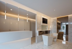 ���z�������e���E���W�̎󂯕t���A�ҍ��X�y�[�X