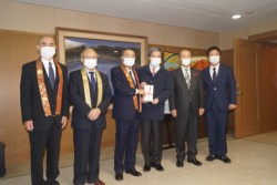 �`������m���ɑ��悷�钆�R�g�ꐳ�@�̊֌W�҂Ə������c�A�،��O�@�c���������̕����鏑