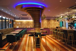 �A���e�B�[�N���ɂ����Ƃ����X��