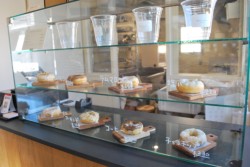 �W��ނ̃h�[�i�c��̔�