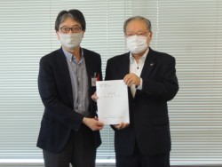 �O�֍F�V���H�J�������i���j�ɒ񌾏�����n��������\�����