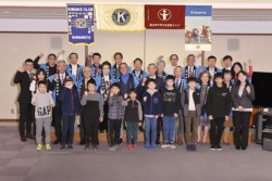 �K���o���[�ƍu���O�ɋL�O�ʐ^�ɔ[�܂�Q����