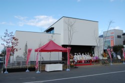 ���r�������Z��W����m�d�n���ɃI�[�v���������f���n�E�X