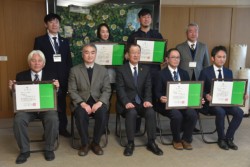 �\����̋L�O�B�e