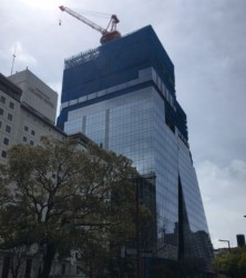 ���w�K�ɂ̓��b�c�J�[���g������������Q�T�K���ĕ����{�݁B���茚���͐��S�O�����h�z�e��