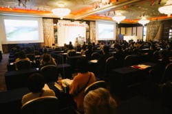 �����o�c�ҁA�e��c�̂����P�T�O�l���Q�������u����