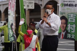 ���쎁�̉����ɋ삯�t���������\�B���쎁�ɂ��ƁA�����\���I����ł͂Ȃ������̉����ɖK���͈̂ٗ�̂��Ƃ��Ƃ���