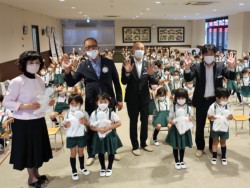 �����ƋL�O�ʐ^�ɔ[�܂鏬�����