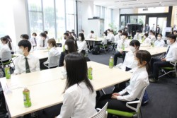 �����R�[�W���p���F�{�x�Ђ�K�ꂽ�F�{�s�������r�W�l�X���w�Z���r�W�l�X�R�[�X�P�N��