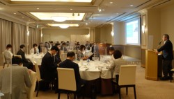 �����͌o�c�҂Ⓤ���Ƃ��40�l���o�Ȃ���