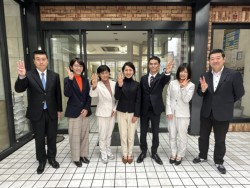 �u�P�A�Q�A�Q���}�I�v�B���Ђ̎Љ��O�ŋL�O�B�e���铝��n���I�\����҂݂̂Ȃ���