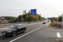 �J�ʂ��������R���A�؃o�C�p�X�̂O�E�X�q��ԁB����ɉ����P�W�V���́u������勴�v�A�l���������_