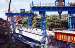 ���S���g���l���ƂȂ��閭���Y�t�߂́u�Q�����v�ł͑���o���H�@�ŏ㕔�H�H�����i��