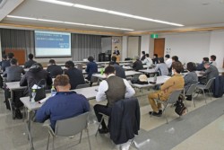 ���݉�ى�c���ŊJ��