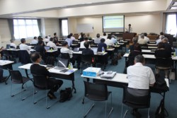 ▲熊本県不動産会館で開いたハラスメント・カスハラ知識習得研修