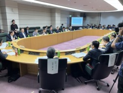 熊本市国際交流会館で開かれた意見交換会