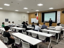 山中市議らが駆け付けた総会