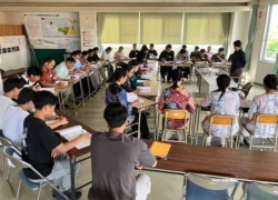 ���Ƃ��󂯂鐶�k��B�g���ł�30�N�ȏ�ɂ킽��A�C���h�l�V�A�l�𒆐S�ɓ��{��\�͂�ʋZ�\��{�����Ă���