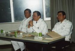 �L�҉�Ŏ���ɓ����鍶�����쏊���A�哇�T�u�E�{�c�Z���H�Ƈ����s�����L�񕔒��A���c���E���ꖱ