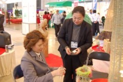 �Q���҂ɐ������錴���F�q��\