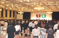 �����͑��Ɛ��Ȃǖ�U�O�O�l���Q��