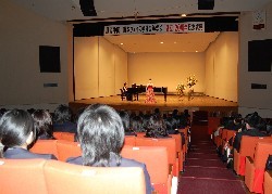 �����͍ݍZ���⑲�Ɛ��Ȃǖ�U�O�O�l���Q��