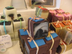 ��X������̐Ό��́A���ɔz�������������g�p