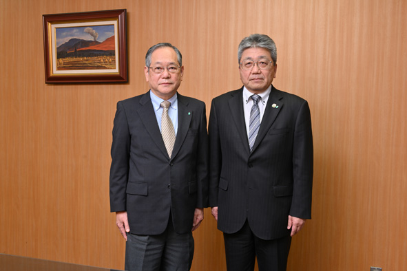 左が村田信一会長、右は熊本県中小企業経営支援連携会議のマネージャーを務める田浦眞光専務理事