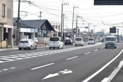 ▲4車線化全線開通を迎えた県道熊本高森線(3月20日午前8時頃、惣領交差点付近)