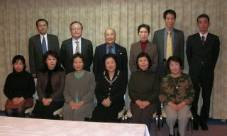 ���@�c�����o�[�Ȃ�12�l���Q������